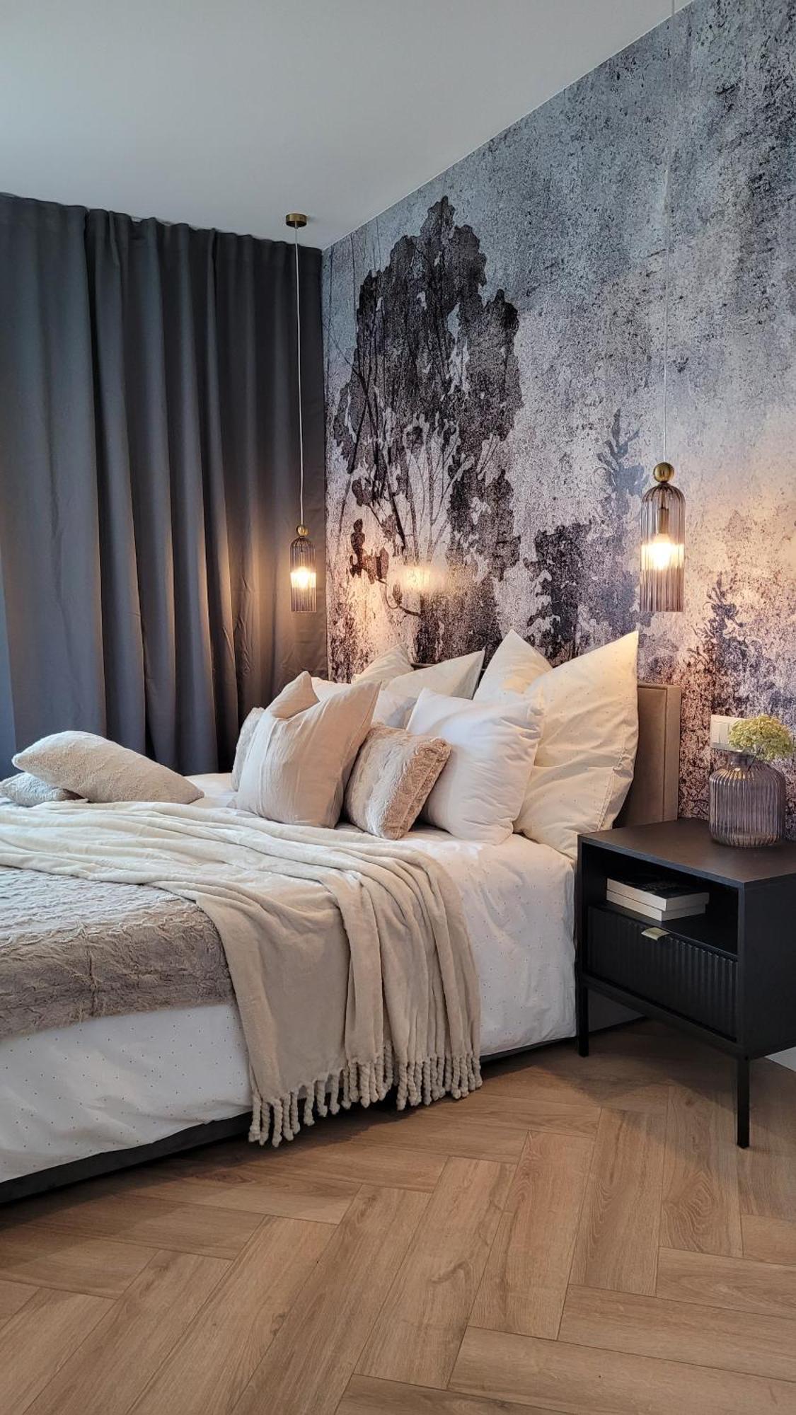 Apartment 25